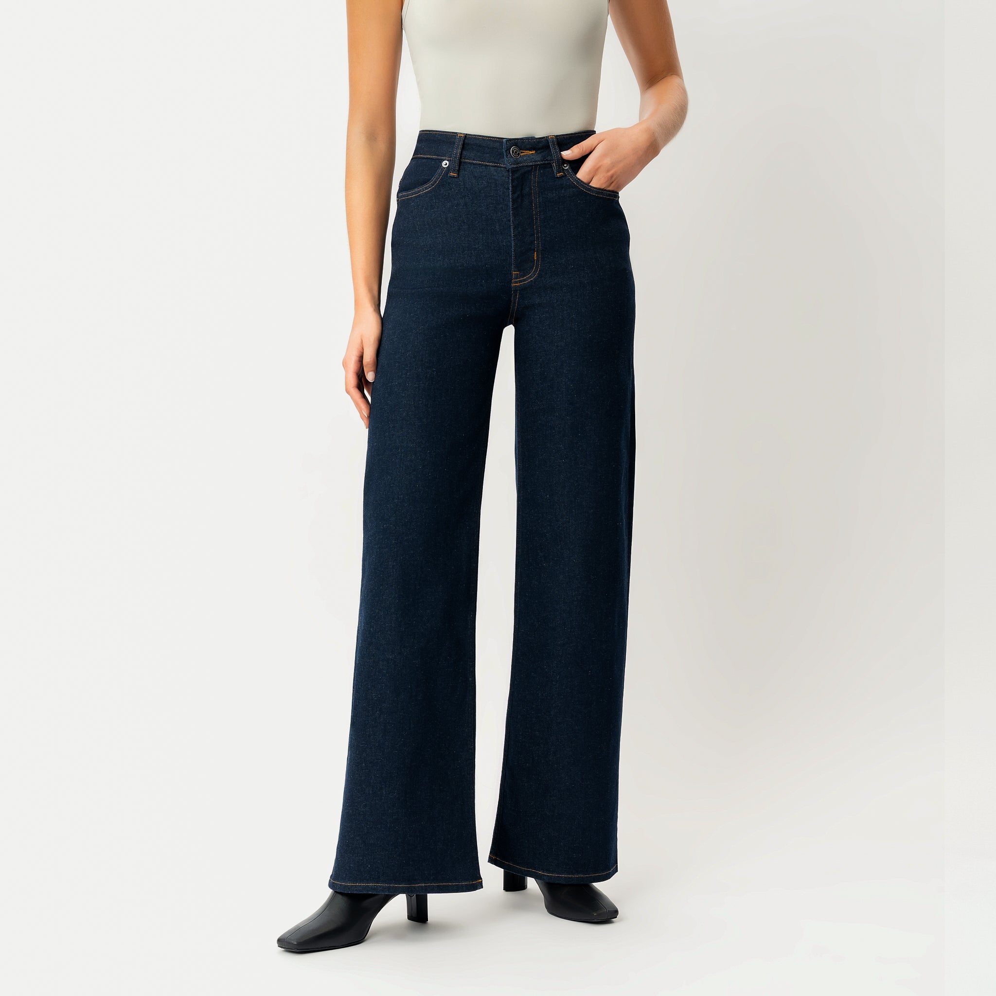 Wide ComfortDenim jeans in dark blue, front view